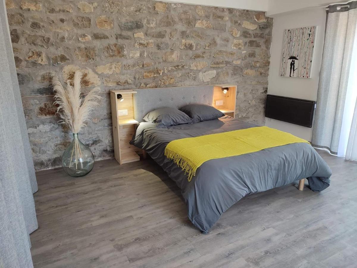 Auberge Des Esperels Rez De Maison Avec Jardin Figanières Eksteriør billede